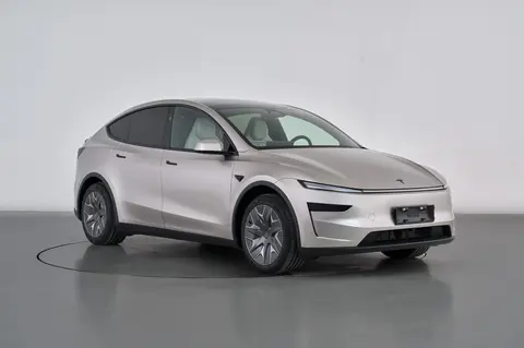 特斯拉Model Y加长版正式发布，轴距3040毫米！竞争理想i8？