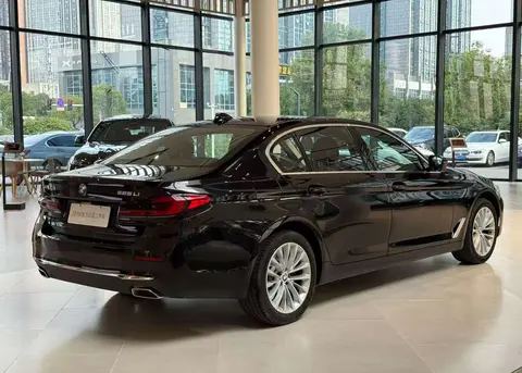 24年上牌一手宝马5系，2.6万公里，商务家用皆宜