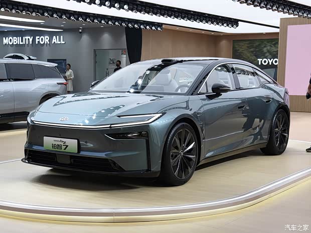 2025广州车展：广汽丰田铂智7亮相 搭华为鸿蒙座舱 20万级产品