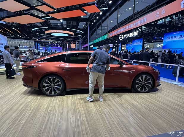 2025广州车展：广汽丰田铂智7亮相 搭华为鸿蒙座舱 20万级产品
