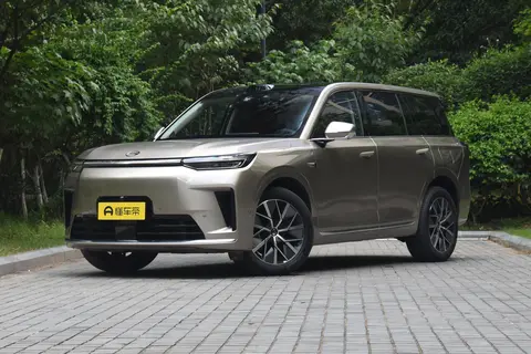 预售17.88-22.88万 插混中大型SUV 红旗HS6 PHEV正式开启预售