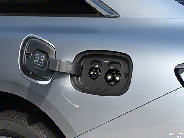 2025广州车展:售价30.98万元起 新款享界S9迎来亮相