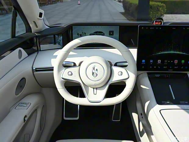 2025广州车展:售价30.98万元起 新款享界S9迎来亮相