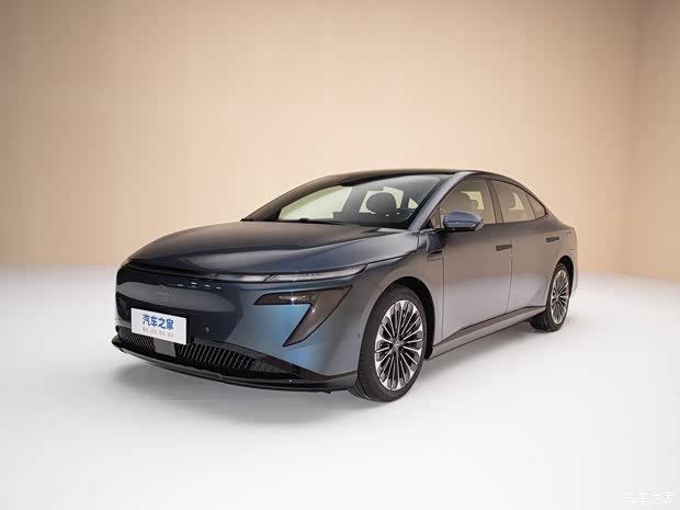 2025广州车展：广汽丰田铂智7亮相 搭华为鸿蒙座舱 20万级产品