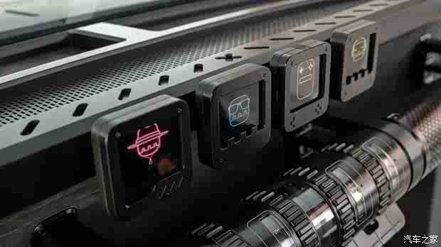 2025洛杉矶车展：现代Crater概念车发布 外观机甲风/内饰超硬核