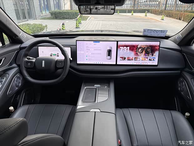 限时售27.58万起 VLA大模型六座插混SUV 魏牌蓝山智能进阶版上市