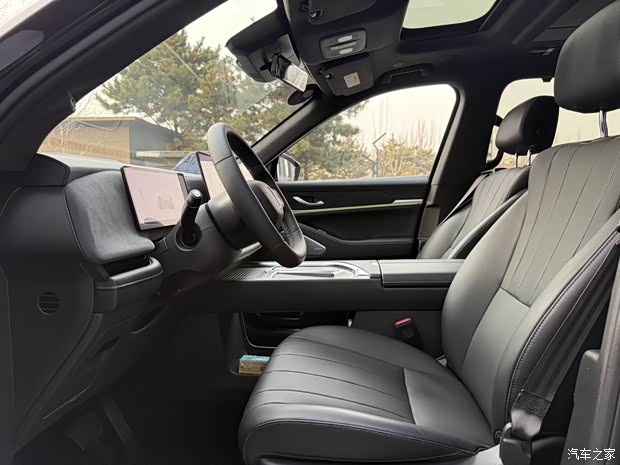 限时售27.58万起 VLA大模型六座插混SUV 魏牌蓝山智能进阶版上市