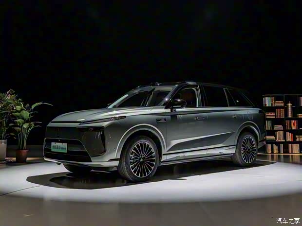 限时售27.58万起 VLA大模型六座插混SUV 魏牌蓝山智能进阶版上市